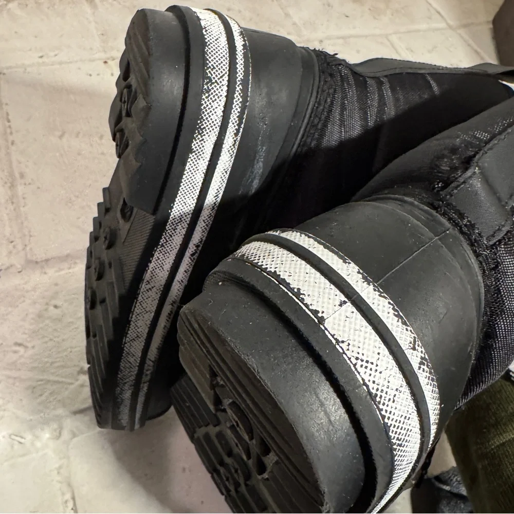 Youth Size 4 Black Winter Duck Boots, waterproof, cozy fleece lined